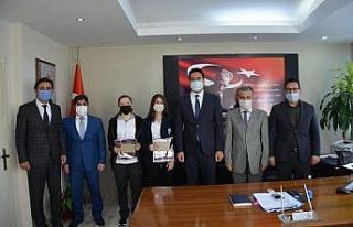 Kaymakam Yıldırım öğrencileri ödüllendirdi