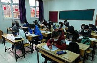 Kaynaşlı’da mart ayı deneme sınavı yapıldı