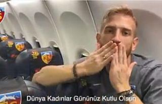 Kayserisporlu futbolcular Dünya Kadınlar Günü’nü...