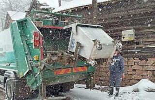 Kepsut’ta kırsal mahallelere kar yağışı devam...