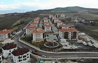 Kerpiç evlerde oturan depremzedeler, lüksü aratmayan...