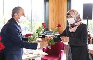 Kılınç, belediyenin kadın personellerinin gününü...