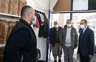 Kılınç, tütüncü esnafıyla bir araya geldi