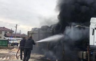 Kimyasal atık yüklü tırda yangın