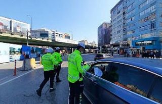 Kısıtlamada polisin denetimleri sürüyor