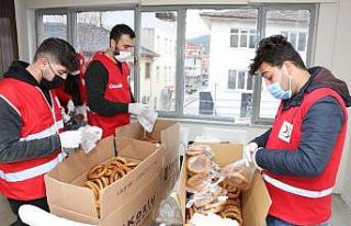 Kızılay gönüllüleri Taşova’ya çıkartma yaptı