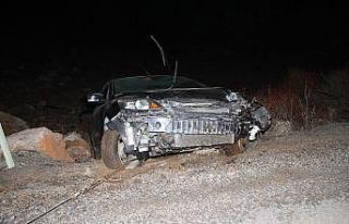 Kontrolden çıkan otomobil şarampole yuvarlandı:...