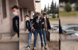 Konya’da evin bahçesinden motorlu testere çalan...