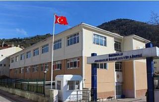 Korona virüs vakası görülen iki okulda eğitime...