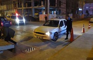 Kovalamacada yakalanan araçtan poşet poşet zehir...