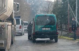 Küçük çaplı araç yangını paniğe neden oldu