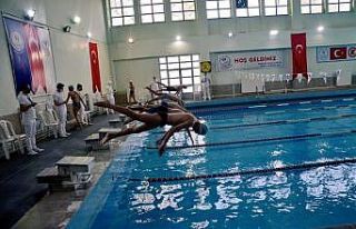 Kulaçlar birincilik için atıldı