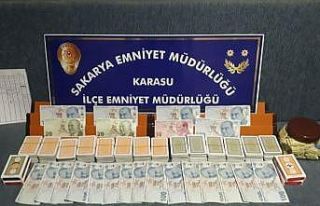 Kumar oynarken suçüstü yakalanan 16 kişiye 50...