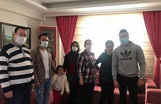 Kuşadası’nda AK Partili gençler down sendromlu...