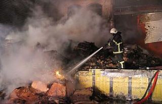 Kütahya’daki ambalaj deposunda çıkan yangın...