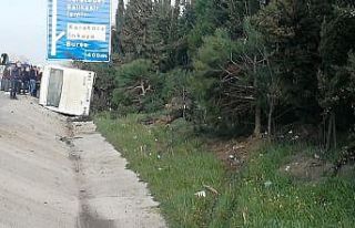 Lastiği patlayan otobüs devrildi: 18 yaralı