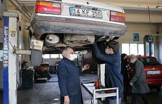 Lise öğrencileri kadın öğretmen ve sağlıkçılar...