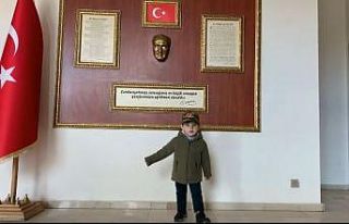 Lise öğrencilerinden duygulandıran 18 Mart anma...