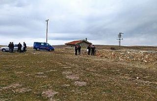 Mahalle mezarlığında ölü bulundu