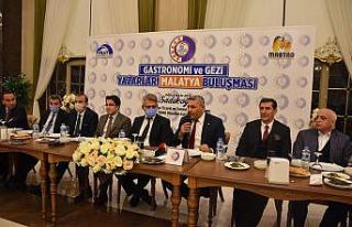 Malatya’da gastronomi yazarlarına peynir ve kağıt...