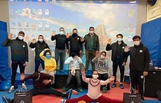 Manisa FK Akademi sporcuları down sendromlu çocuklarla...