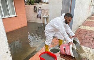 Manisa’da iki evi su bastı