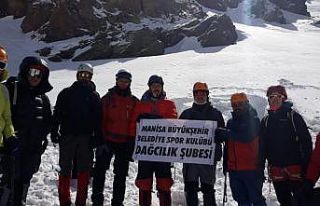 Manisalı dağcılar Erciyes’in zirvesinde eğitime...