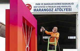 Marangozhanede kadınlar için figürler üretiliyor