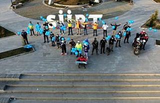 Mavi alan olan Siirt polisinden vatandaşlara klipli...