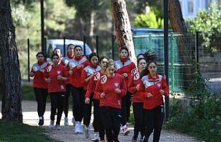 Mavi Kelebekler’den HayatPark’ta kros idmanı