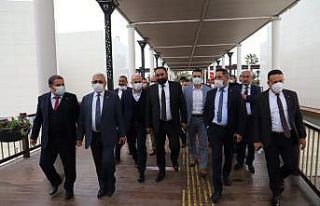 Mersin Büyükşehir Belediye Meclisi gerildi, Cumhur...