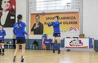 Mersin Büyükşehir Belediyesi Kadın Hentbol Takımında...