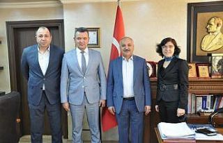Mersin’de tabela kirliliği ve kaldırım işgaline...