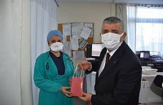 MHP’den sağlıkçılara teşekkür ziyareti