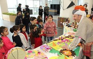 Minik öğrencilere geleneksel ören bebek sanatını...