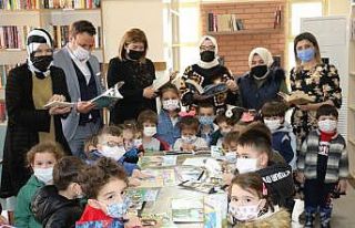 Miniklere kitap sevgisi aşılanıyor