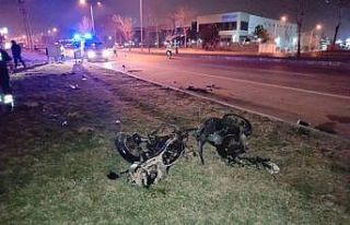 Moto kuryenin hayatını kaybettiği feci kaza kamerada