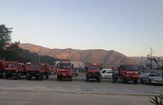 Muğla’daki yangına İHA’lı, çıkarma gemili...