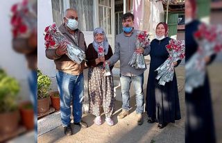 Muhtar mahallenin kadınlarını unutmadı