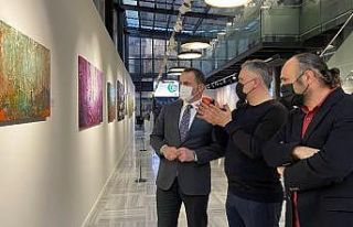 Musa Güney’in sergisi ’Zerre’ sanatseverlerle...