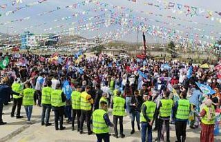 Nevruz kutlamalarında polis, terör örgütü propagandasına...