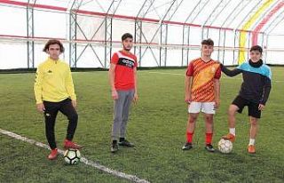 Nevşehir’de halı sahalar hizmet vermeye başladı