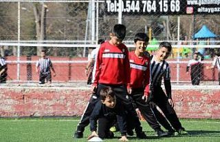 Normalleşme başladı, çocuklar halı sahalara kavuştu
