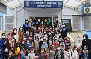 Öğrenciler Cizre Emniyet Müdürlüğü’nü gezdi