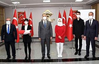 Okuduğu İstiklal Marşı ile duygusal anlar yaşattı