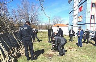 Okul bahçesine 410 fidan dikildi