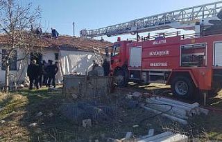 Okul lojmanında korkutan yangın