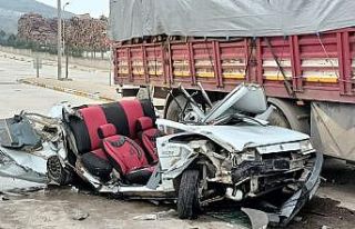 Ölümlü kaza güvenlik kamerasına yansıdı