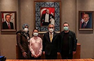 Ortaokul öğrencisi Başkan Işık’a şiir yazdı