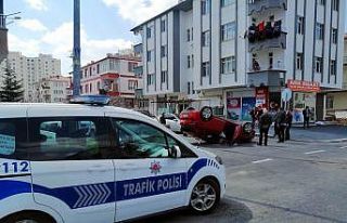 Otomobil takla attı: 1’i çocuk 3 yaralı